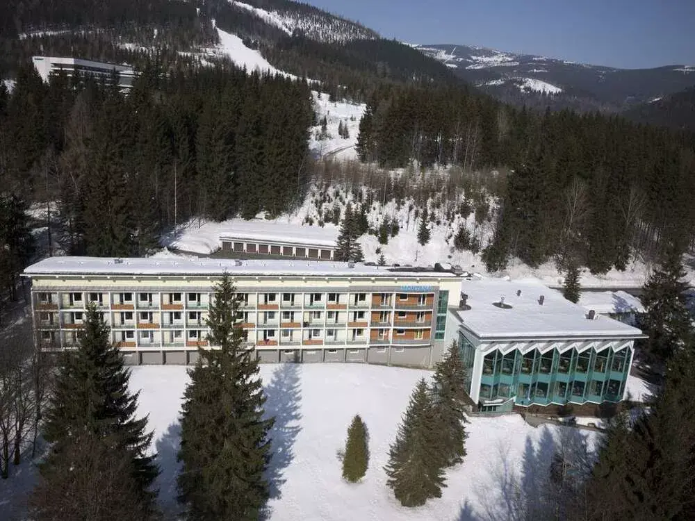 Hotel Montana, Dačice V